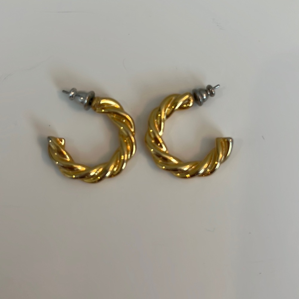 Vintage 90’s Gold Cable Twist Hoop Earrings